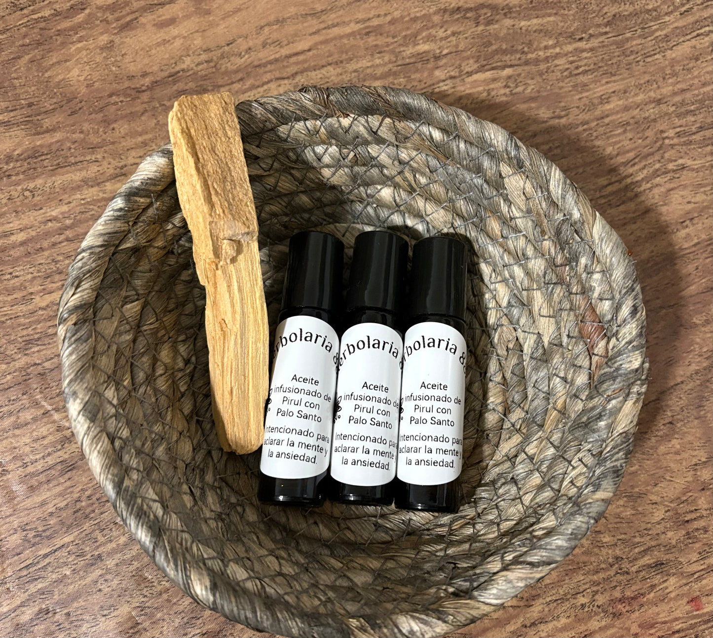 Aceite Esoterico de pirul con palo santo.
