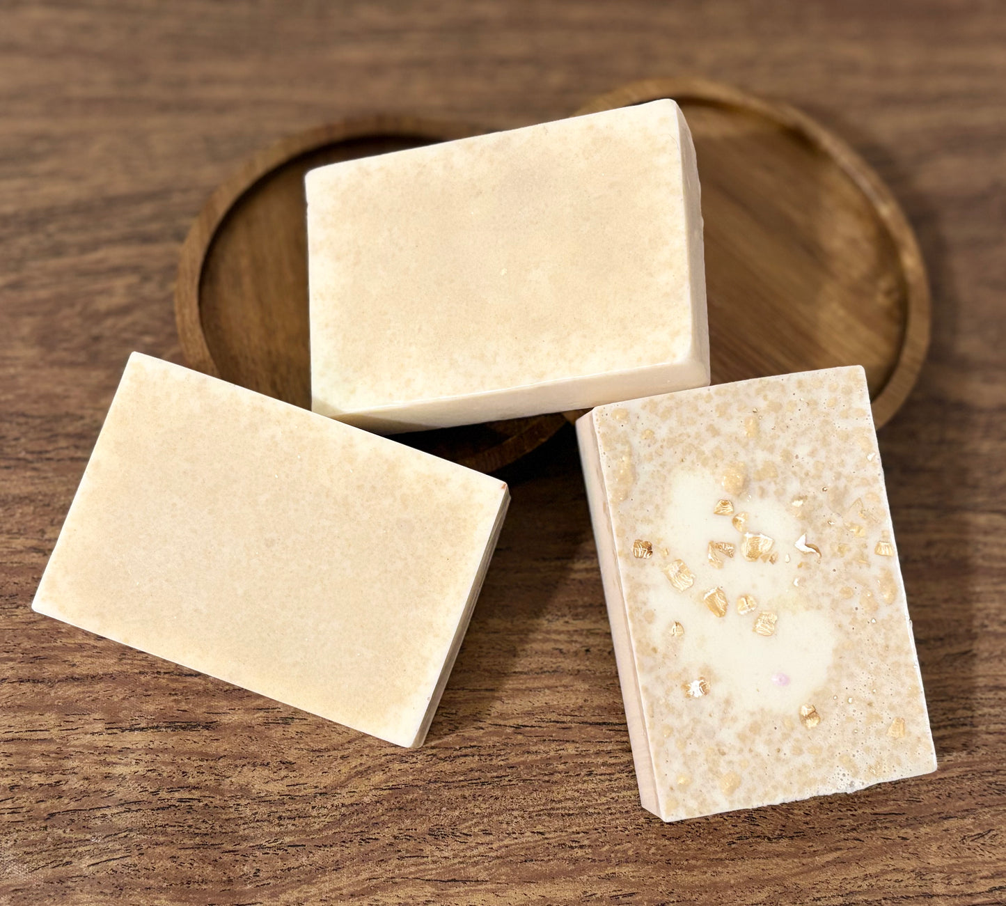 Jabon de Avena Coloidal y Miel/ Colloidal Oatmeal and honey soap.